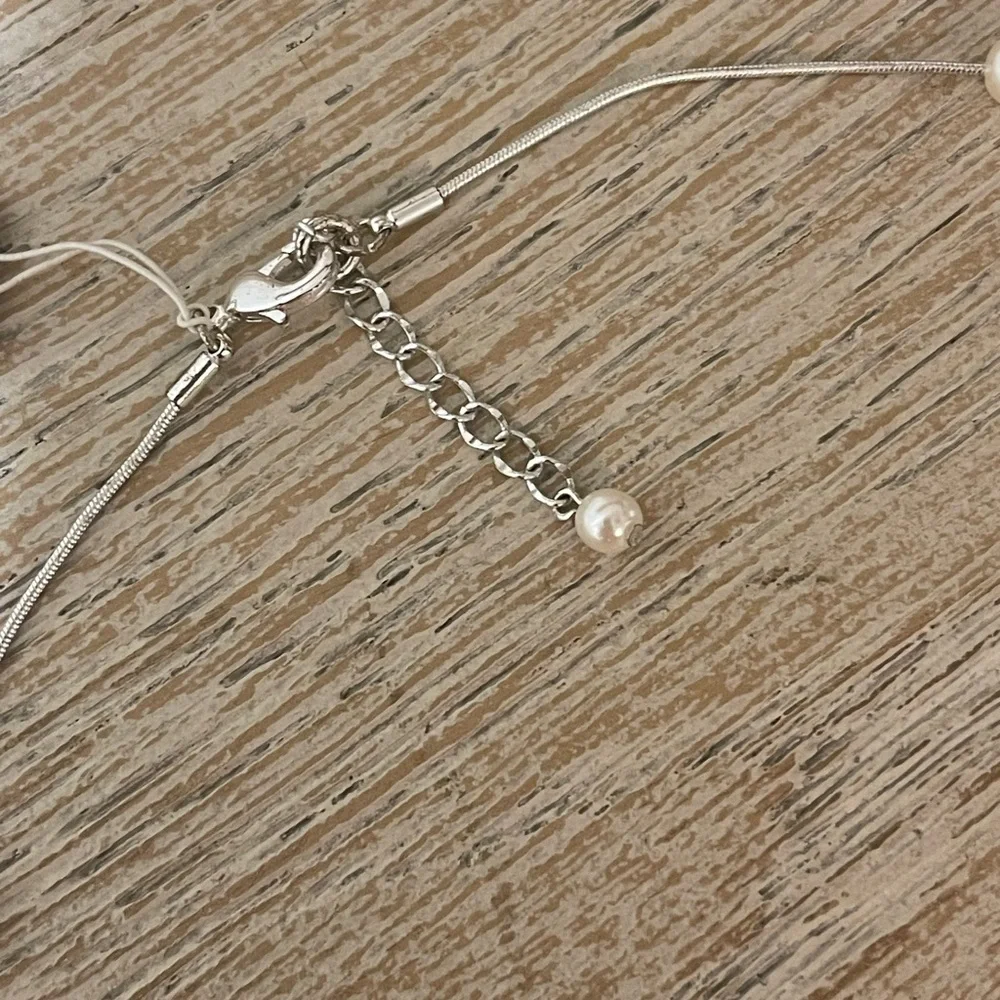 Classics silver-tone white pearl fireball ajustable necklace - Picture 5 of 8